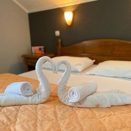 מויקובאץ Motel Krstac מראה חיצוני תמונה