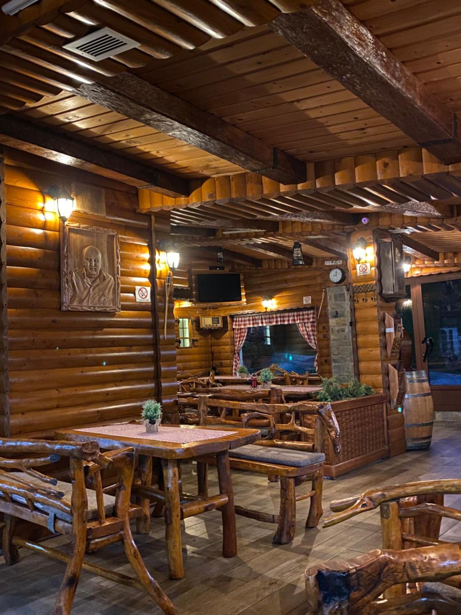 מויקובאץ Motel Krstac מראה חיצוני תמונה
