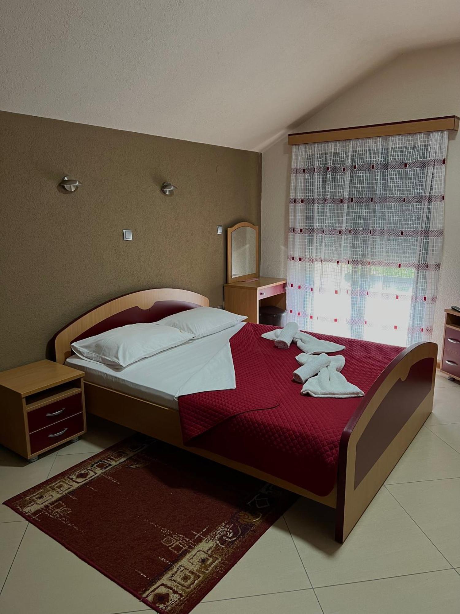 מויקובאץ Motel Krstac מראה חיצוני תמונה