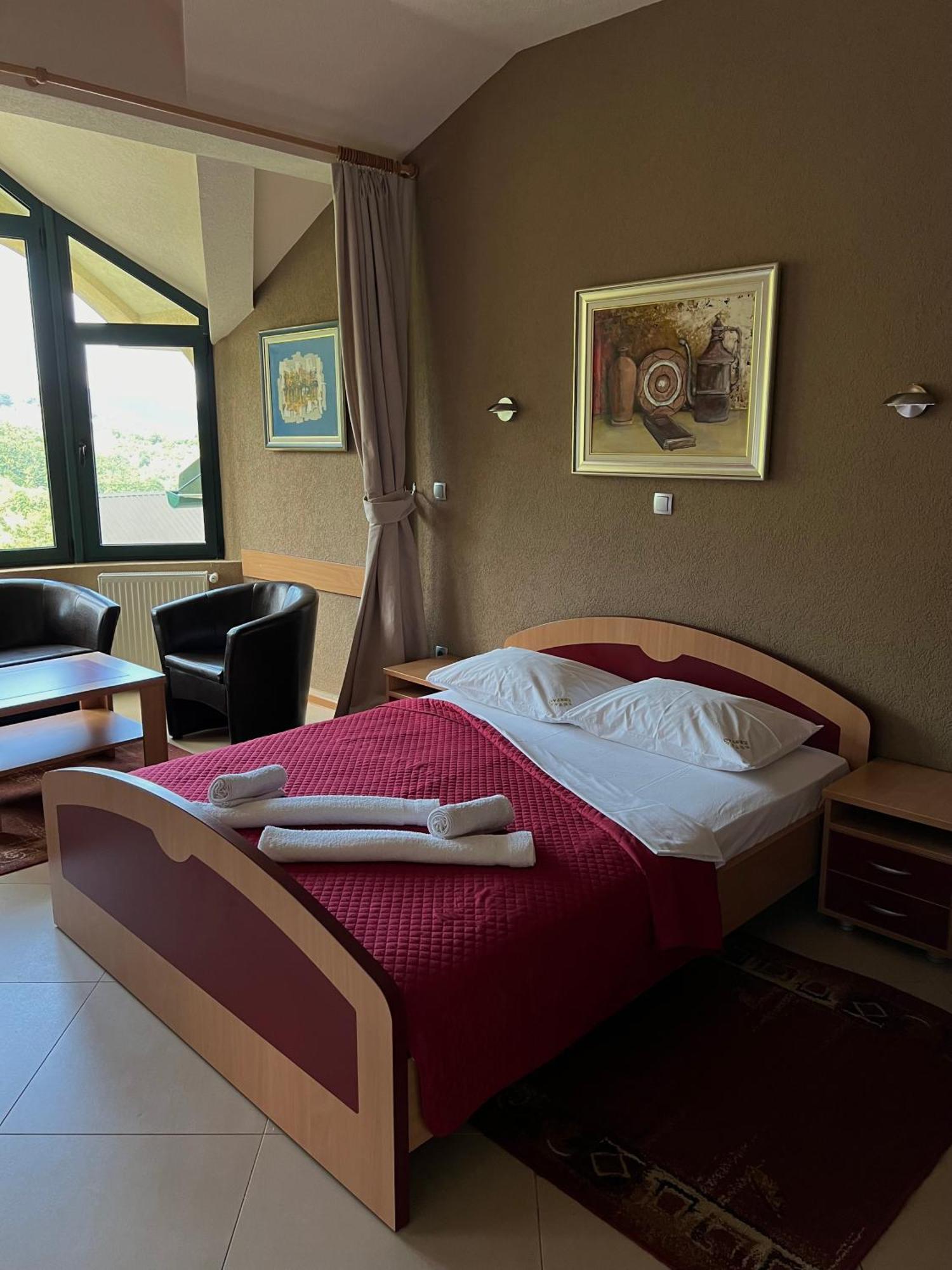 מויקובאץ Motel Krstac מראה חיצוני תמונה