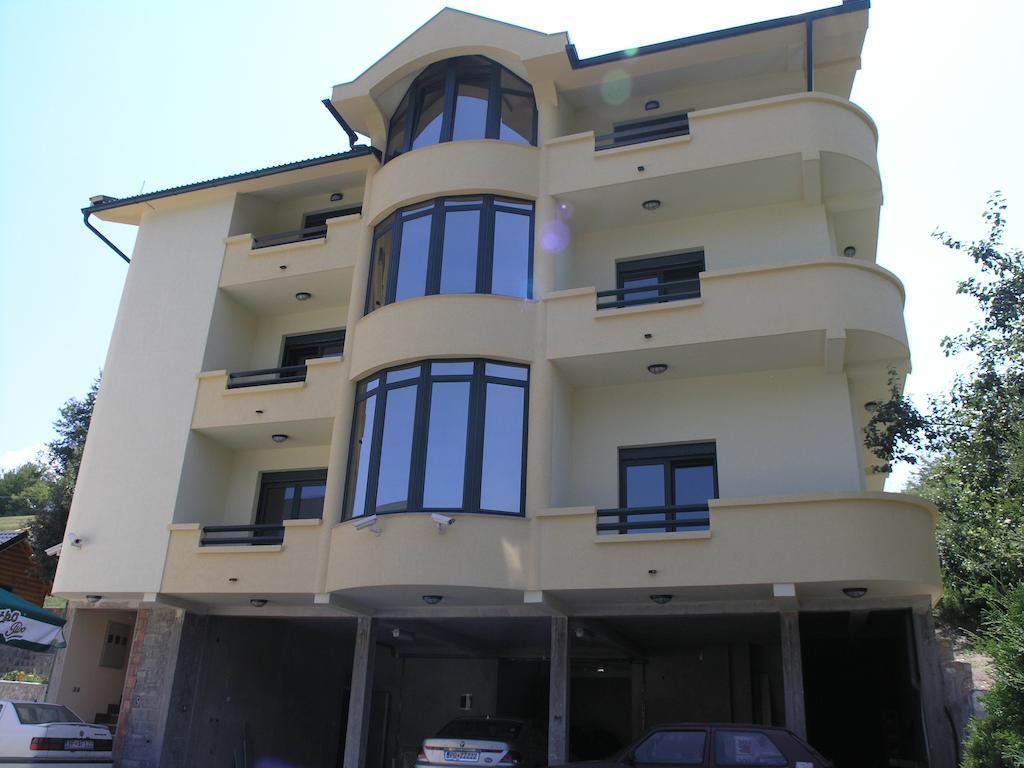 מויקובאץ Motel Krstac מראה חיצוני תמונה
