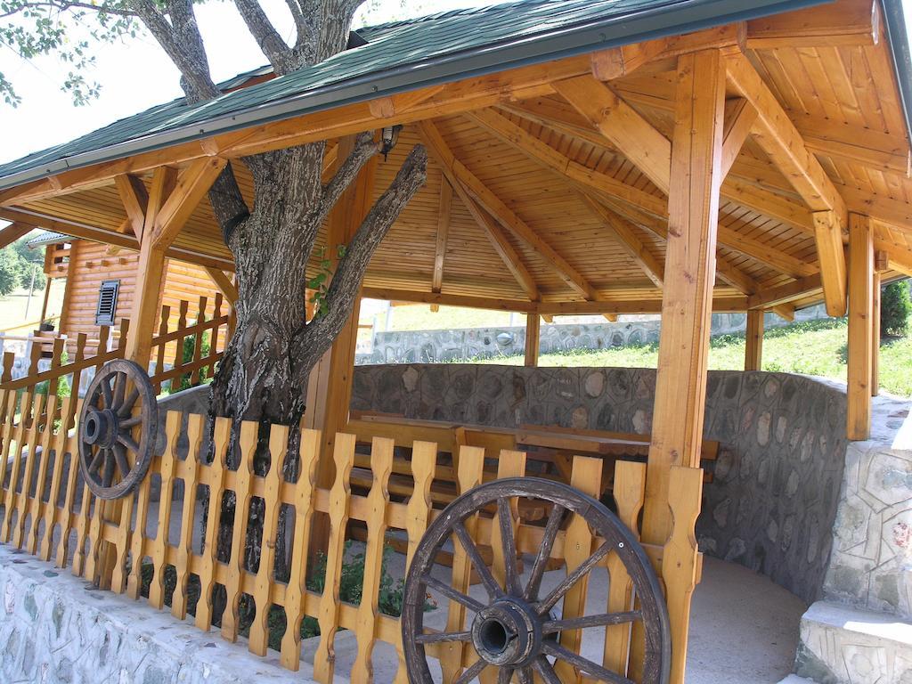 מויקובאץ Motel Krstac מראה חיצוני תמונה